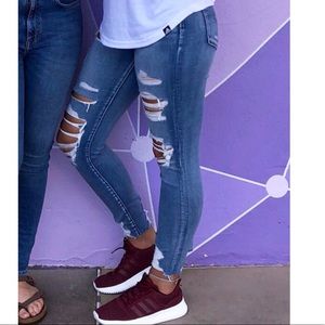 AE Distressed Hi-Rise Jegging